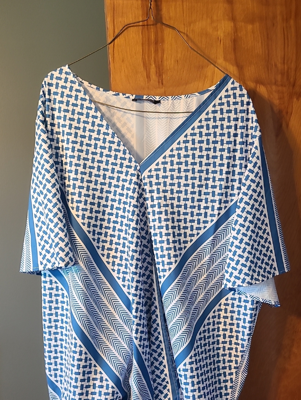 BloomChic Blue and White Chevron Print Top